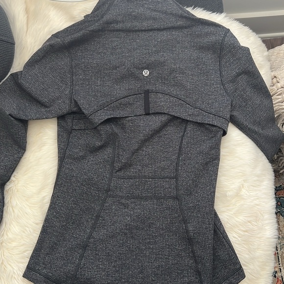 Lululemon active jacket - Picture 2 of 2